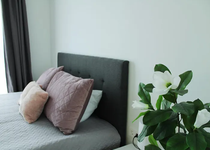 Skyresidence Luxury Apartment With City & Garden View