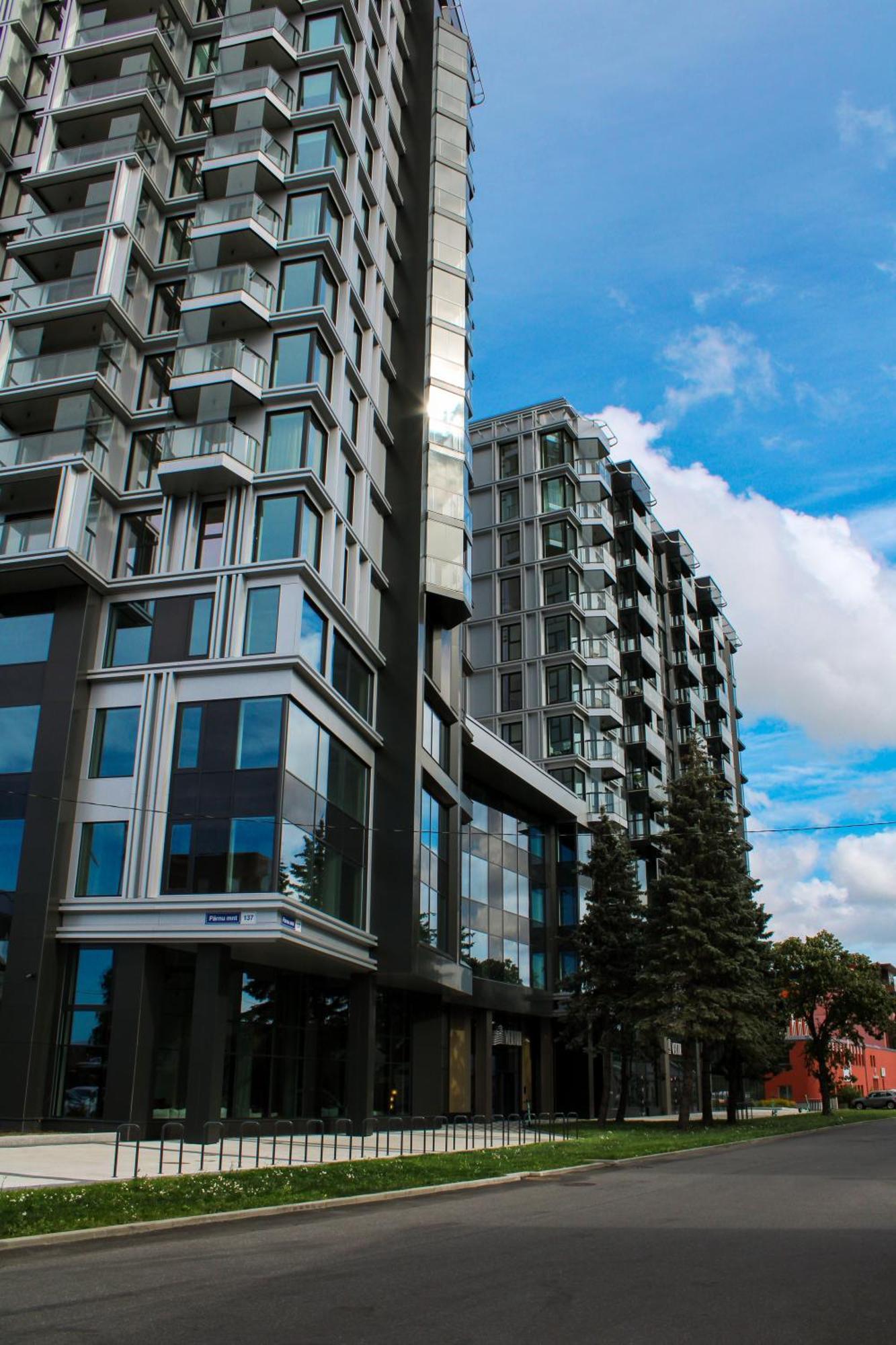 Skyresidence Luxury With & Garden View Талин